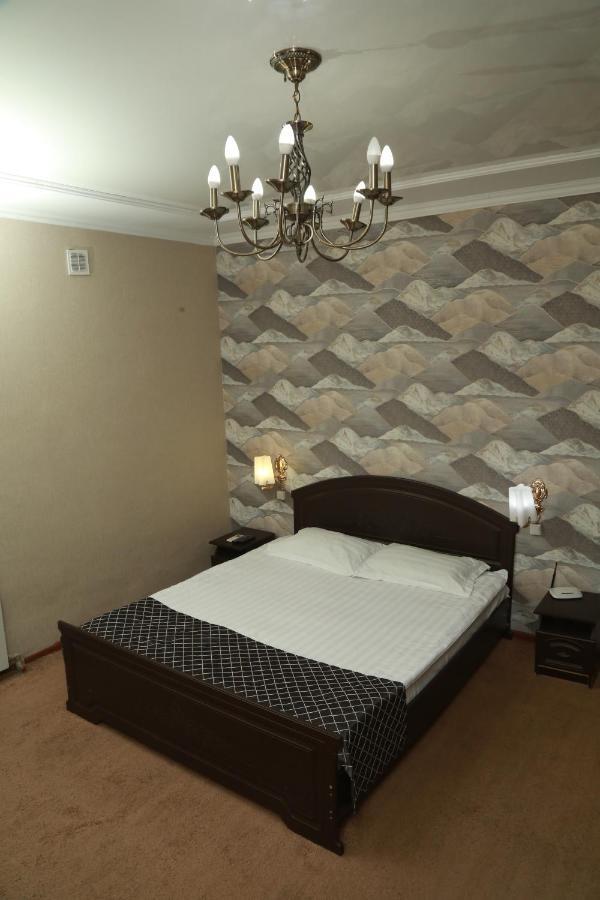 Mini Hotel VIP Semey Bagian luar foto
