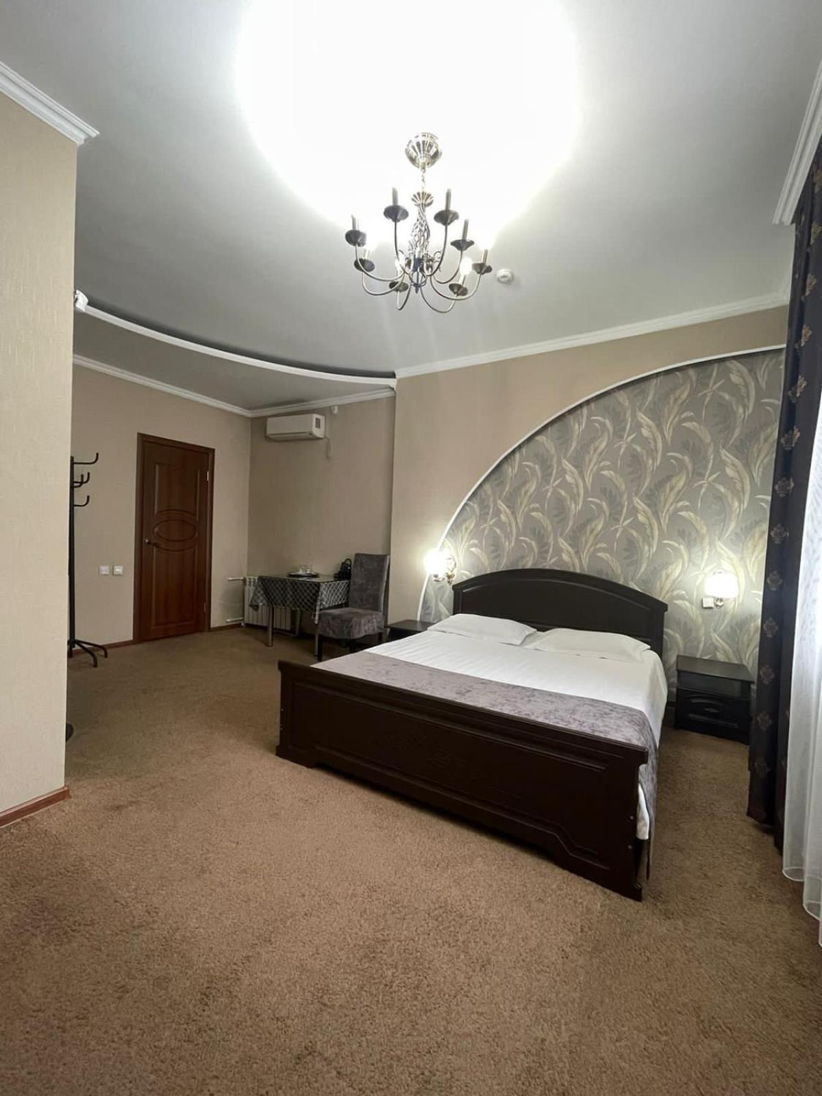 Mini Hotel VIP Semey Bagian luar foto