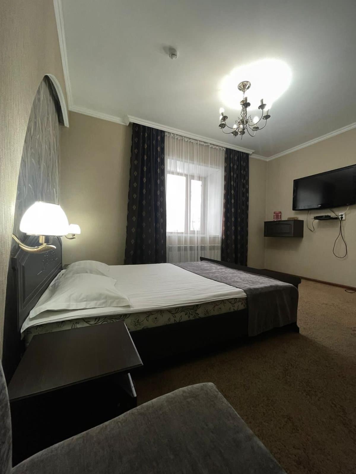 Mini Hotel VIP Semey Bagian luar foto