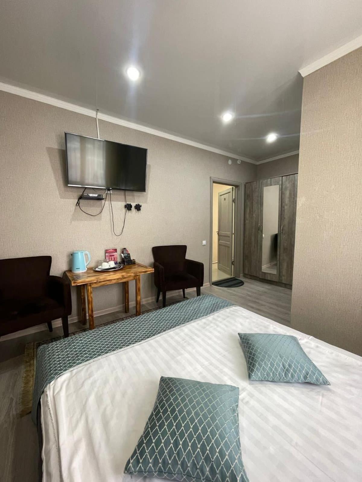 Mini Hotel VIP Semey Bagian luar foto