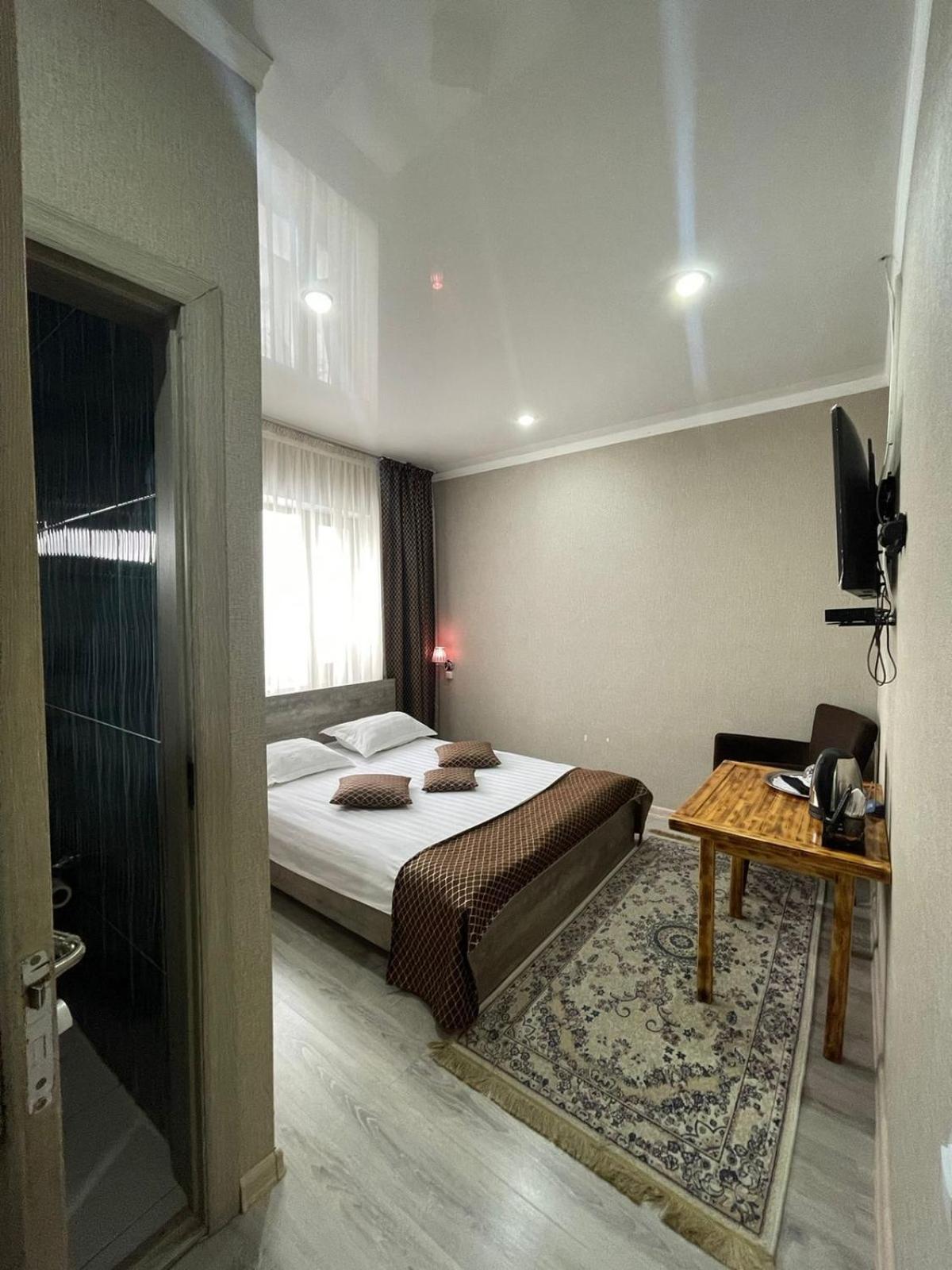 Mini Hotel VIP Semey Bagian luar foto