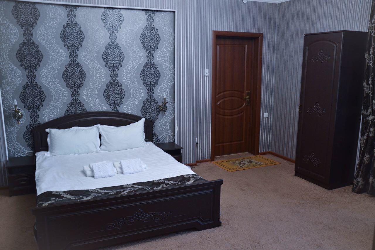 Mini Hotel VIP Semey Bagian luar foto
